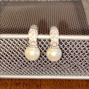 Faux pearl & rhinestones earrings.
